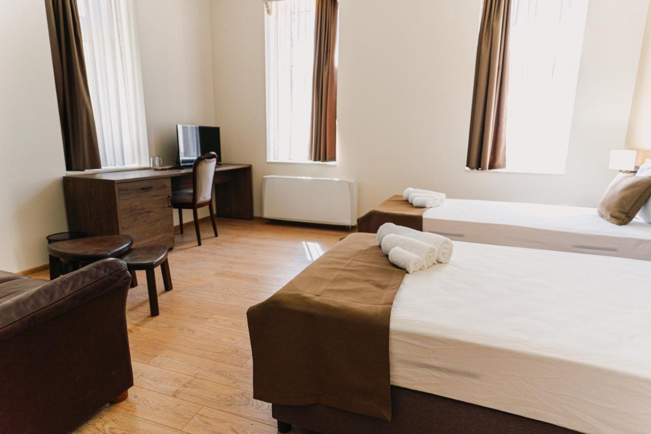 Hotel Хотел Театъръ Pleven Exterior foto