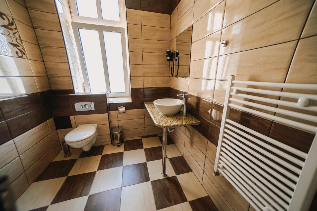 Hotel Хотел Театъръ Pleven Exterior foto