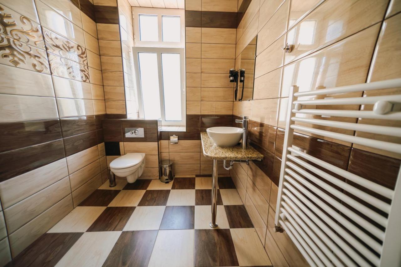 Hotel Хотел Театъръ Pleven Exterior foto