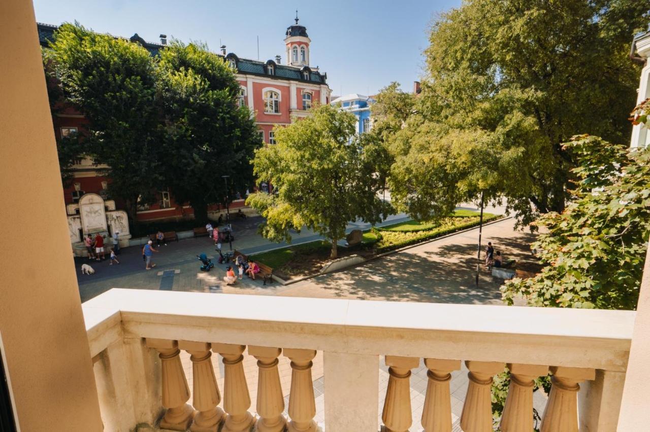 Hotel Хотел Театъръ Pleven Exterior foto