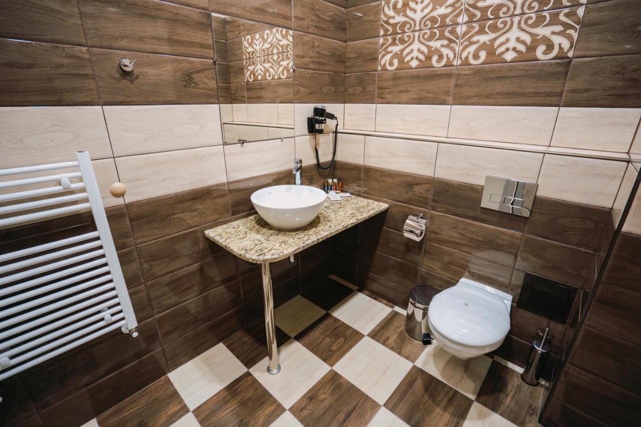 Hotel Хотел Театъръ Pleven Exterior foto