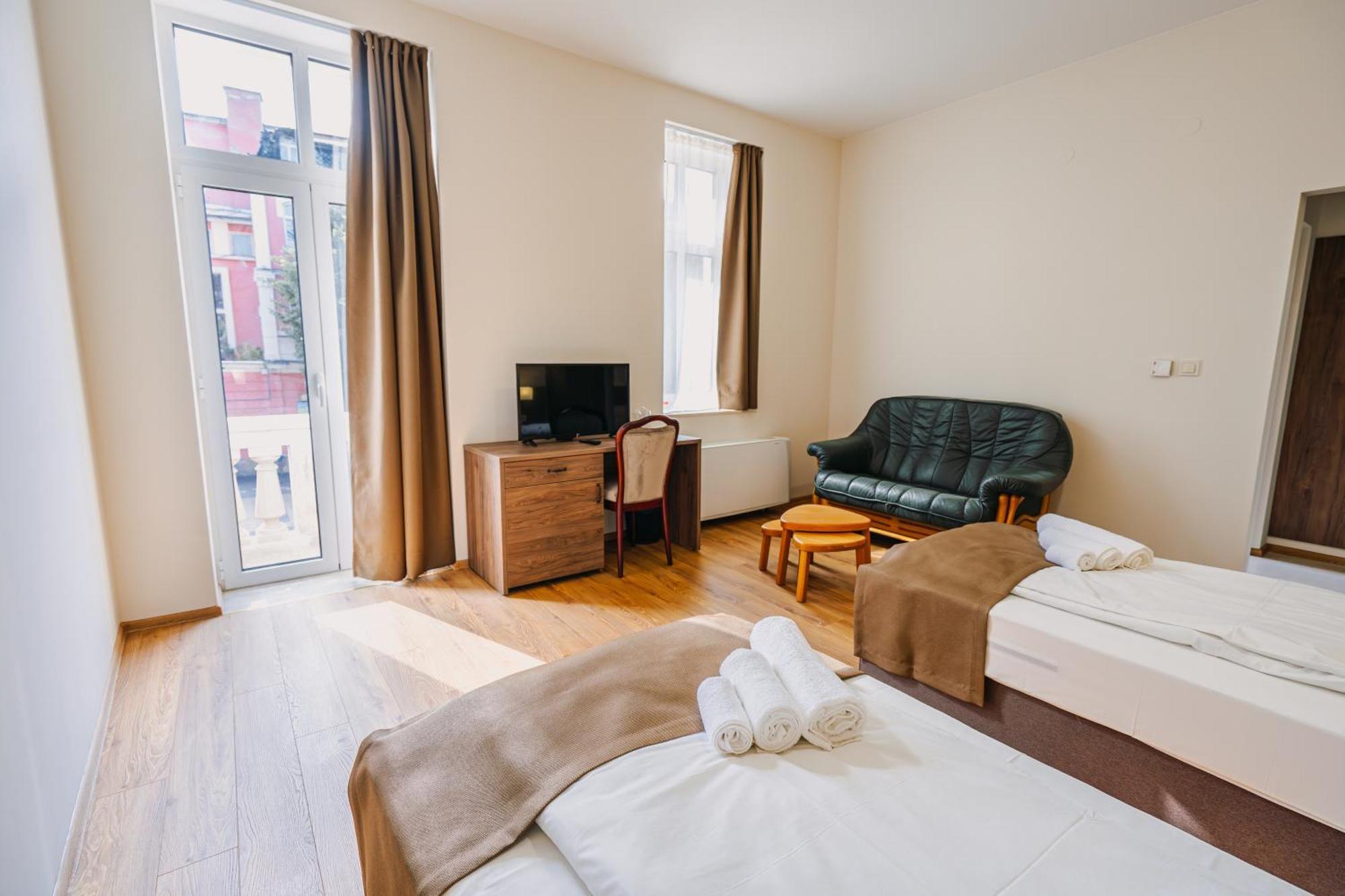 Hotel Хотел Театъръ Pleven Exterior foto