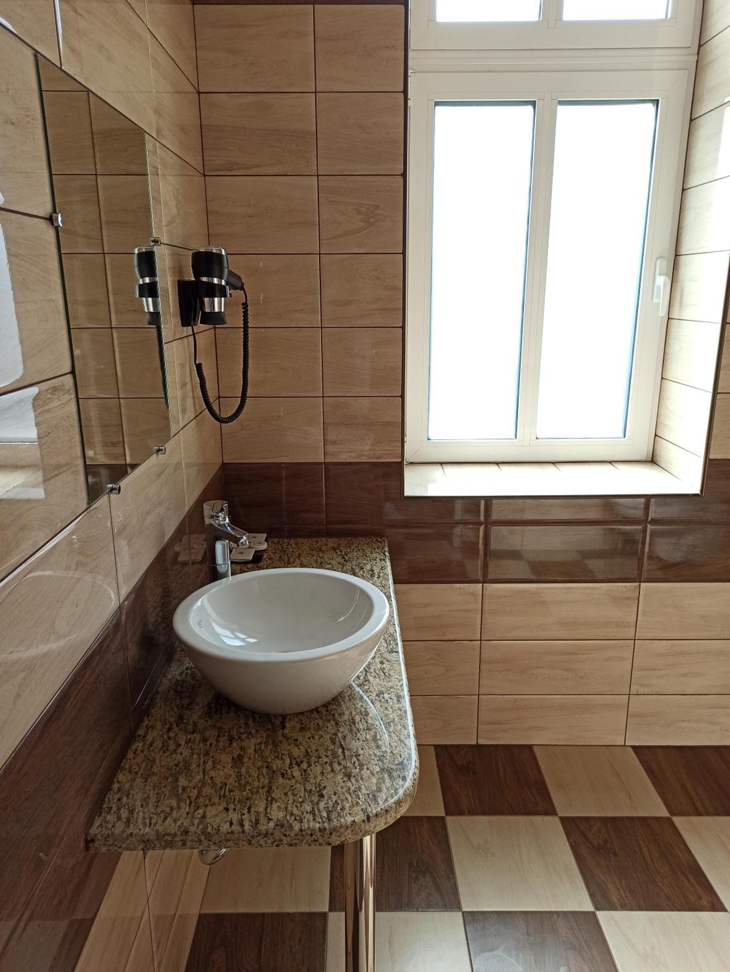 Hotel Хотел Театъръ Pleven Exterior foto